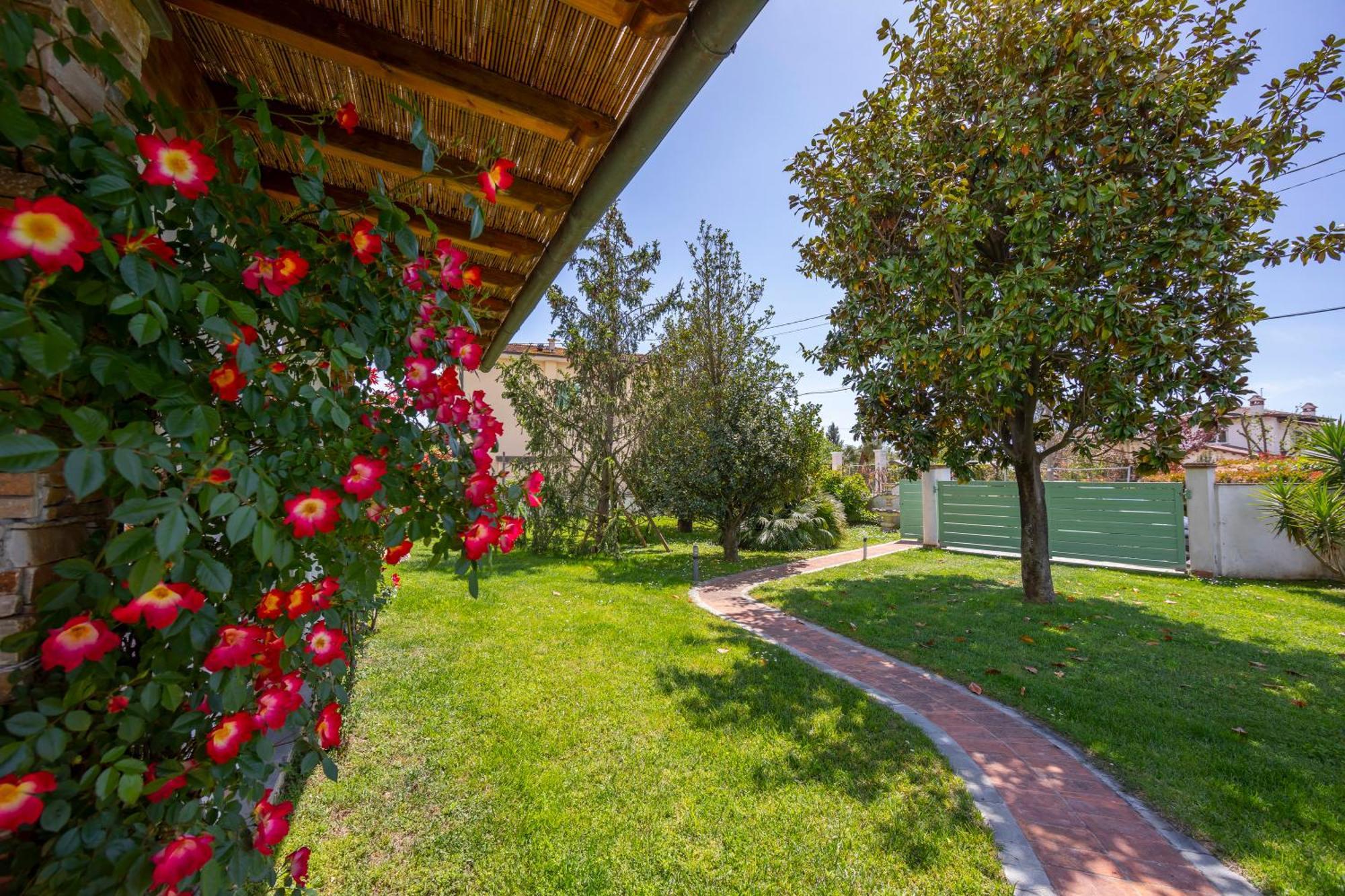 Villa Clara Few Km From The Sea - Happy Rentals Pietrasanta Exterior foto